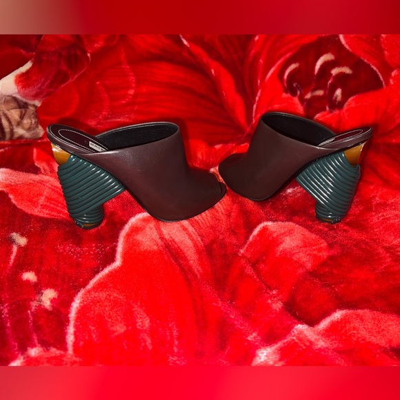 Authentic Balenciaga Brown Leather Peep Toe Mules Size 36.5 uk / 6 US - Picture 9 of 13